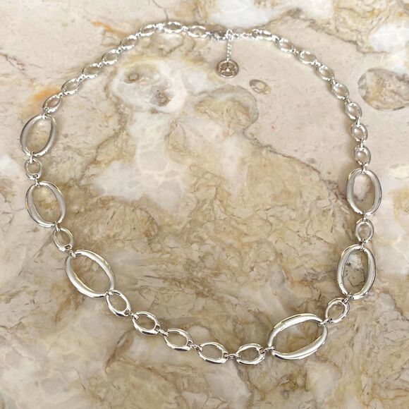 Crown Trifari Oval Link Modernist Silver Tone Necklace - Picture 5 of 9